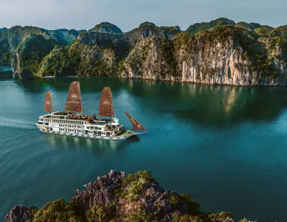 Jasmine in the bay cruise